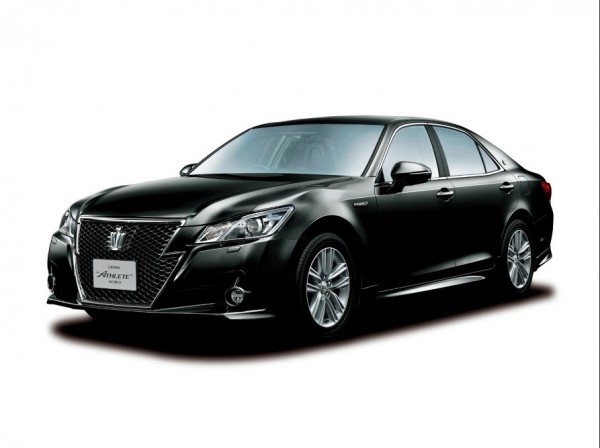 2013 Toyota Crown Royal and Athlete Revealed in Japan, including New Hybrid Models
